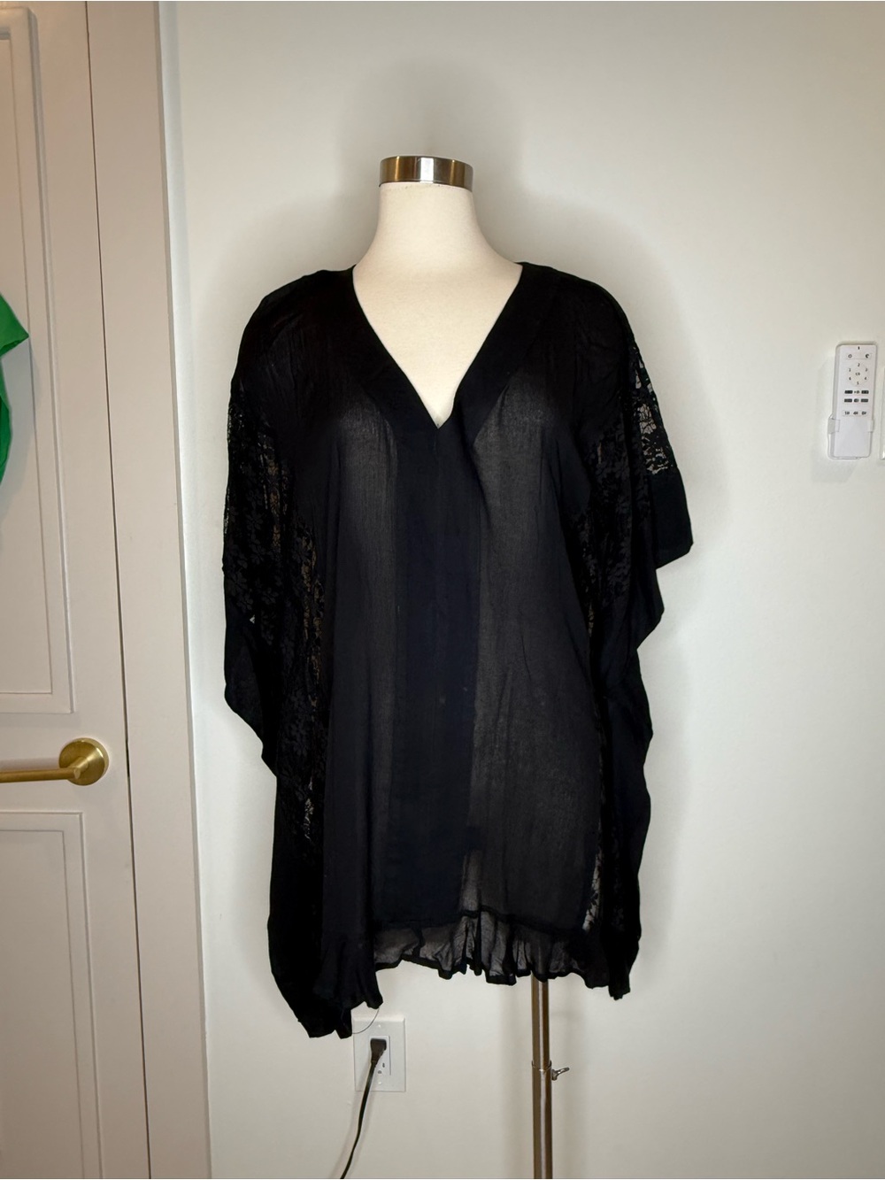 Tobi Black Lace-Side V-Neck Swim Coverup